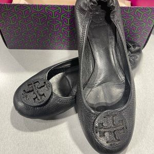 Tory Burch women’s Minnie ballet flats